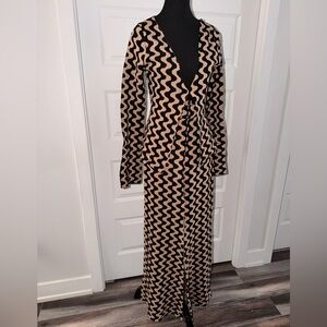 Fashion Nova Wavy Print Long Sleeve Matching Set – Size M